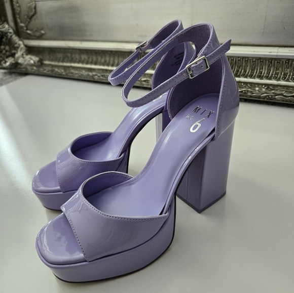 Mix No. 6 Sammir Platform Sandal. Patent Leather in Lavander. Size 7. New.Add - Picture 3 of 6